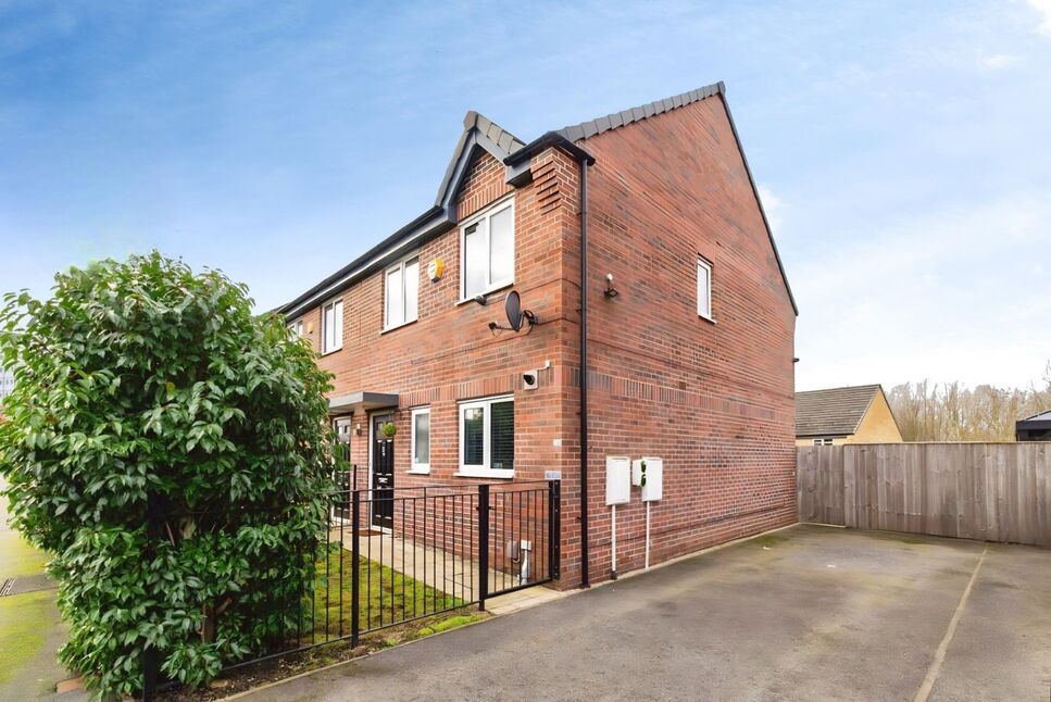 Main image of 3 bedroom Semi Detached House to rent, Cartmell Drive, Leeds, West Yorkshire, LS15