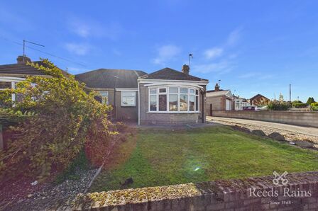 Kingswear Crescent, 2 bedroom Semi Detached Bungalow for sale, &pound;257,500