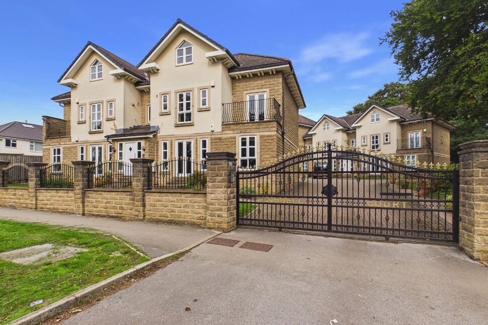 Main image of 2 bedroom Flat for sale, Ring Road, Seacroft, Leeds, LS14