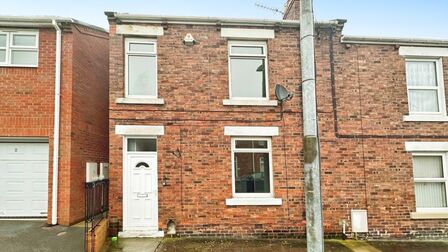 3 bedroom End Terrace House to rent