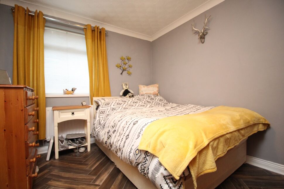 3 bedroom Semi Detached House for sale, Carlton Close, Ouston, DH2 £