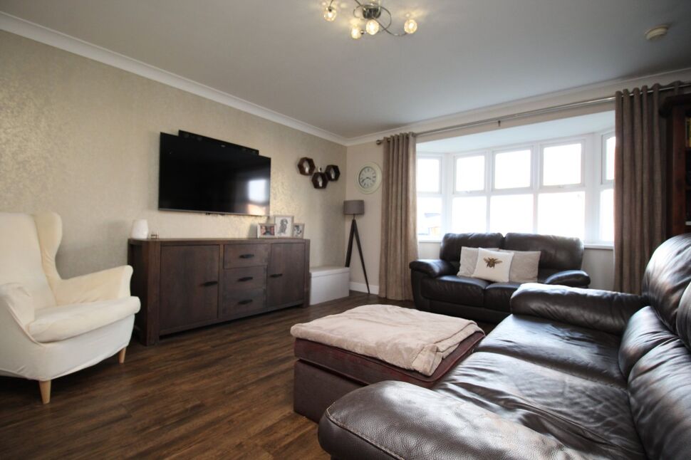 3 bedroom Semi Detached House for sale, Thornton Lea, Pelton, DH2 £