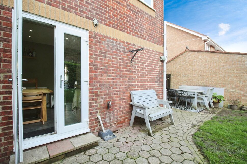 3 bedroom Semi Detached House for sale, Thornton Lea, Pelton, DH2 £