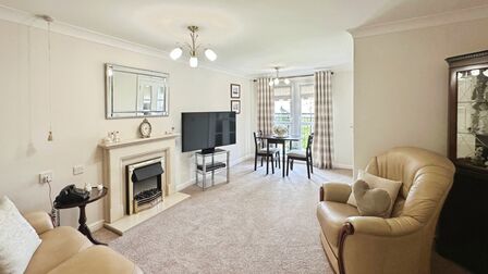 1 bedroom  Flat for sale