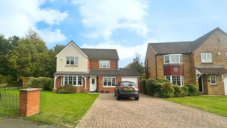 Richmond Drive, 4 bedroom Detached House for sale, £330,000