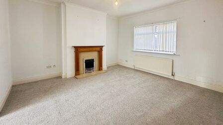 3 bedroom Mid Terrace House for sale