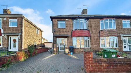 Burdon Crescent, 3 bedroom Semi Detached House for sale, £153,000