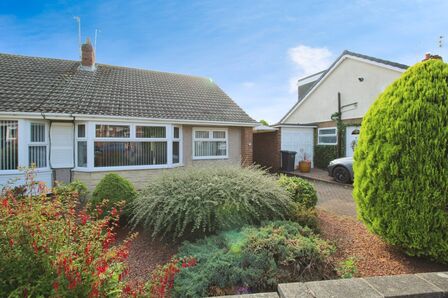 2 bedroom Semi Detached Bungalow for sale