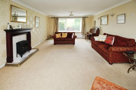 Longdean Park, 5 bedroom Detached House for sale, £475,000