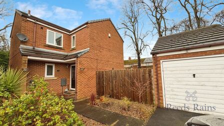 3 bedroom Detached House for sale