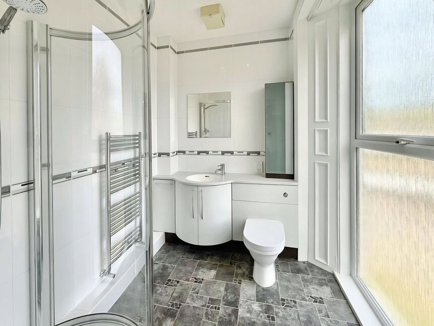 En-Suite Bathroom