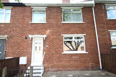 3 bedroom Mid Terrace House to rent