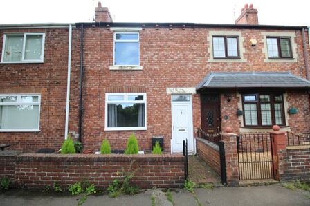 Broadwood View, 3 bedroom Mid Terrace House to rent, &pound;675 pcm