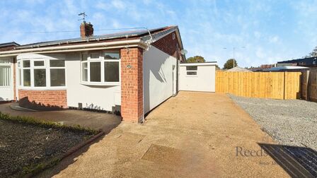 2 bedroom Semi Detached Bungalow for sale