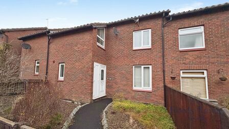 Caplestone Close, 3 bedroom Mid Terrace House to rent, &pound;775 pcm