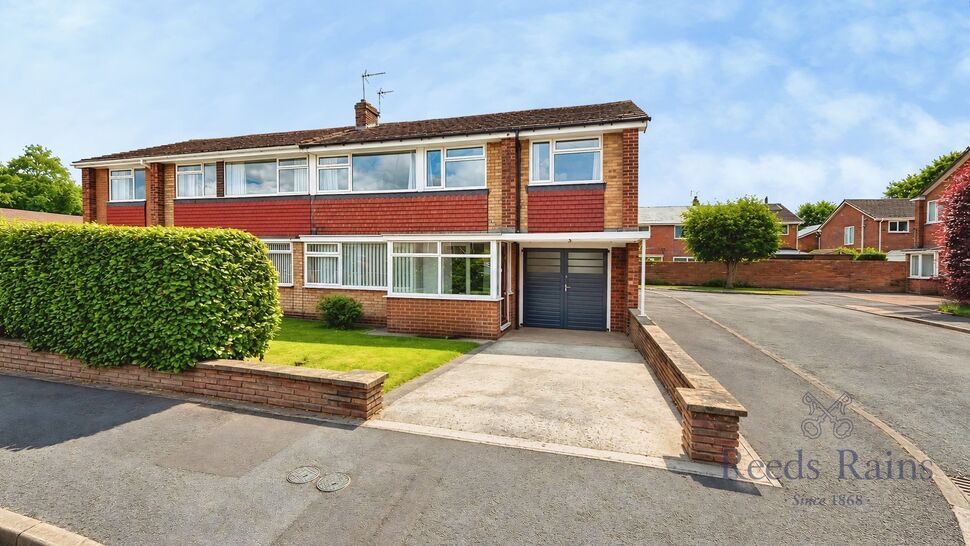 4 bedroom Semi Detached House for sale