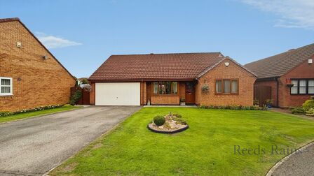 Lunedale Close, 3 bedroom Detached Bungalow for sale, &pound;375,000