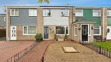 3 bedroom Mid Terrace House for sale