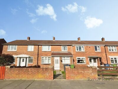3 bedroom Mid Terrace House to rent