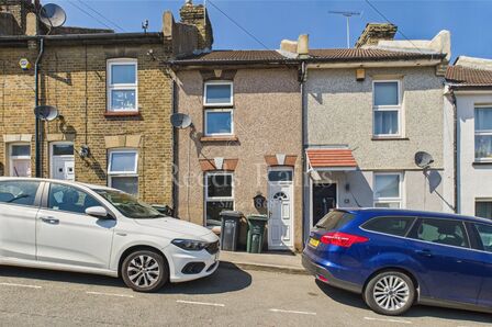 2 bedroom Mid Terrace House for sale