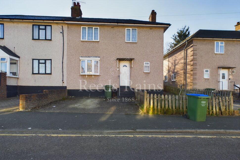 Main image of 3 bedroom Semi Detached House for sale, Valley Road, Crayford, Dartford, DA1