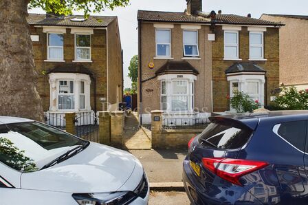 Colney Road, 3 bedroom Semi Detached House for sale, £400,000
