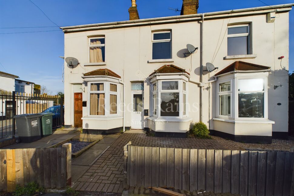 2 bedroom Mid Terrace House for sale, London Road, Stone, DA2 £300,000