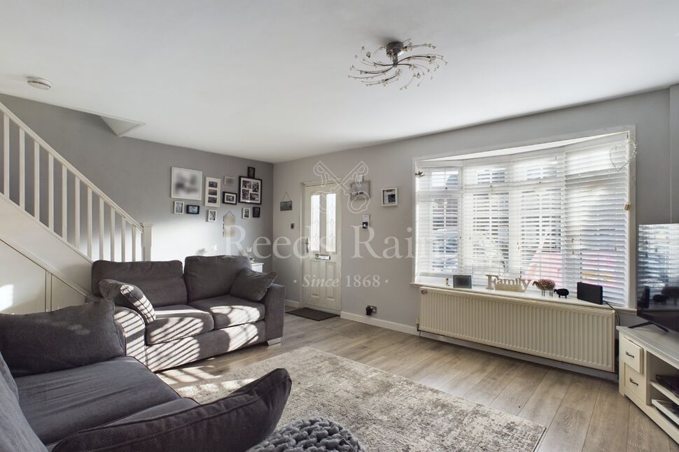 3 bedroom Semi Detached House for sale, Lansbury Crescent, Dartford