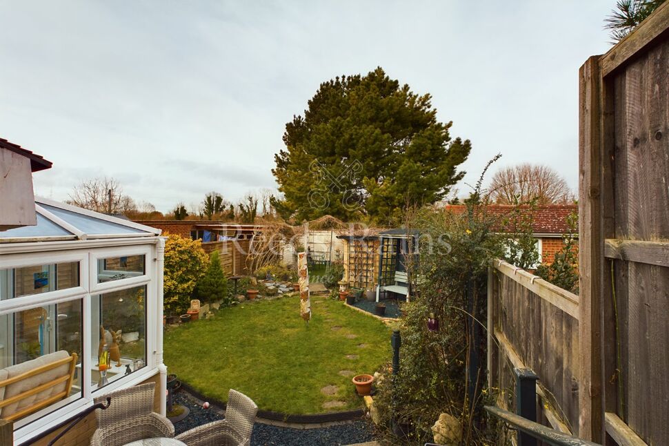 4 bedroom Semi Detached House for sale, Wilmot Road, West Dartford, DA1