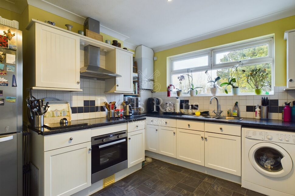 4 bedroom Semi Detached House for sale, Wilmot Road, West Dartford, DA1