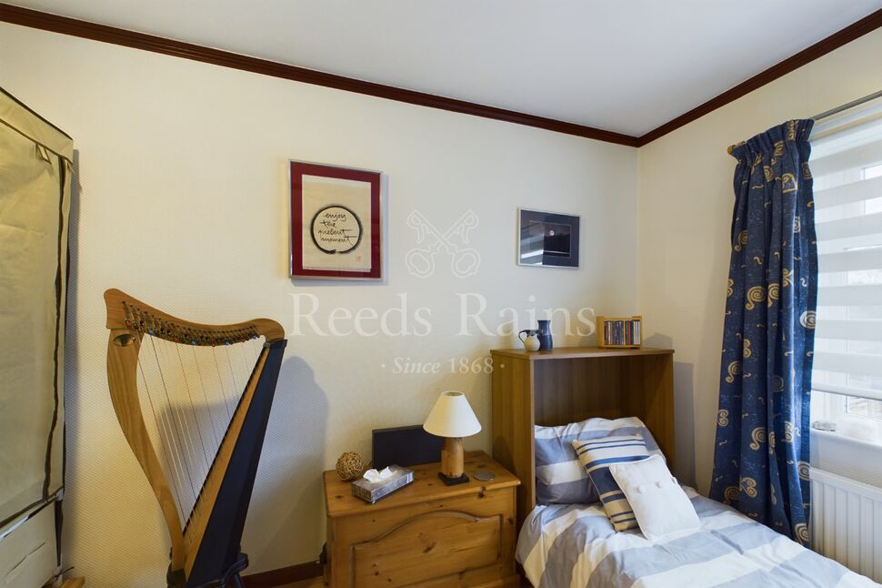 4 bedroom Semi Detached House for sale, Wilmot Road, West Dartford, DA1