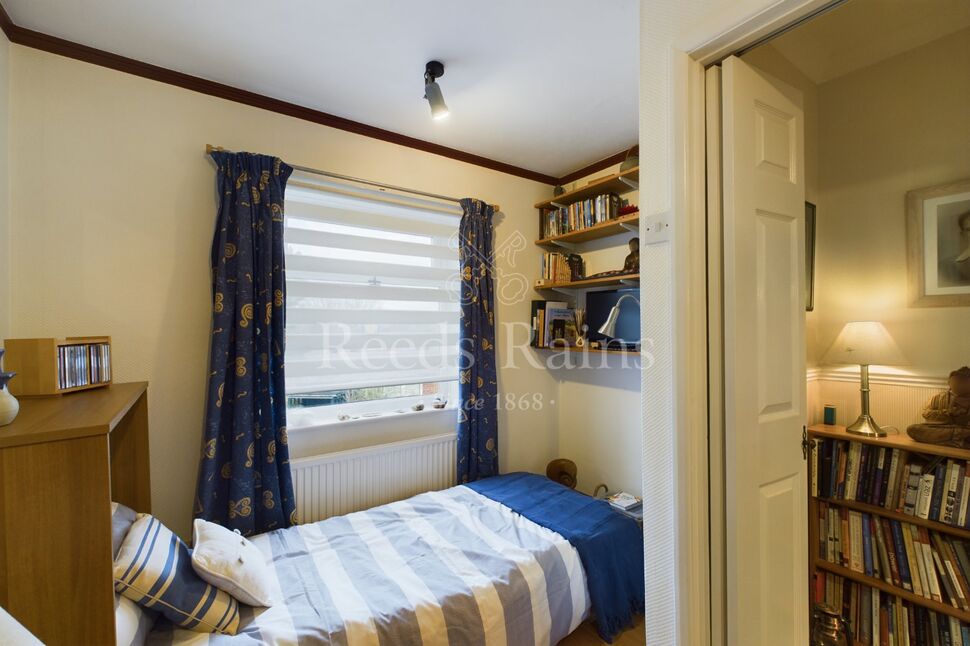 4 bedroom Semi Detached House for sale, Wilmot Road, West Dartford, DA1