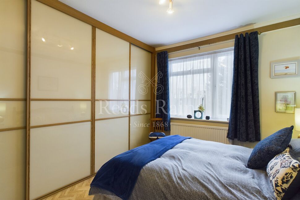 4 bedroom Semi Detached House for sale, Wilmot Road, West Dartford, DA1