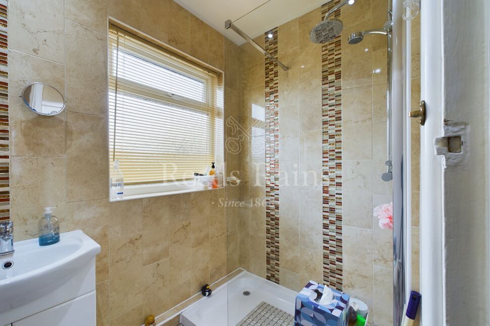 4 bedroom Semi Detached House for sale, Wilmot Road, West Dartford, DA1