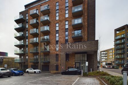 William Mundy Way, 1 bedroom  Flat to rent, £1,550 pcm