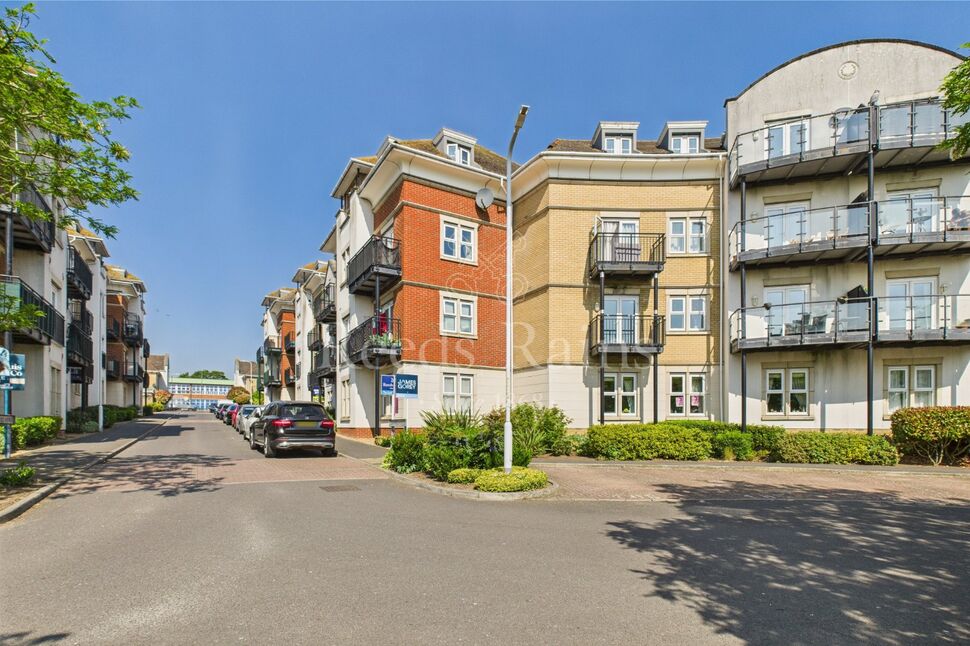 Main image of 2 bedroom Flat for sale, Crawford Avenue, Dartford, Kent, DA1