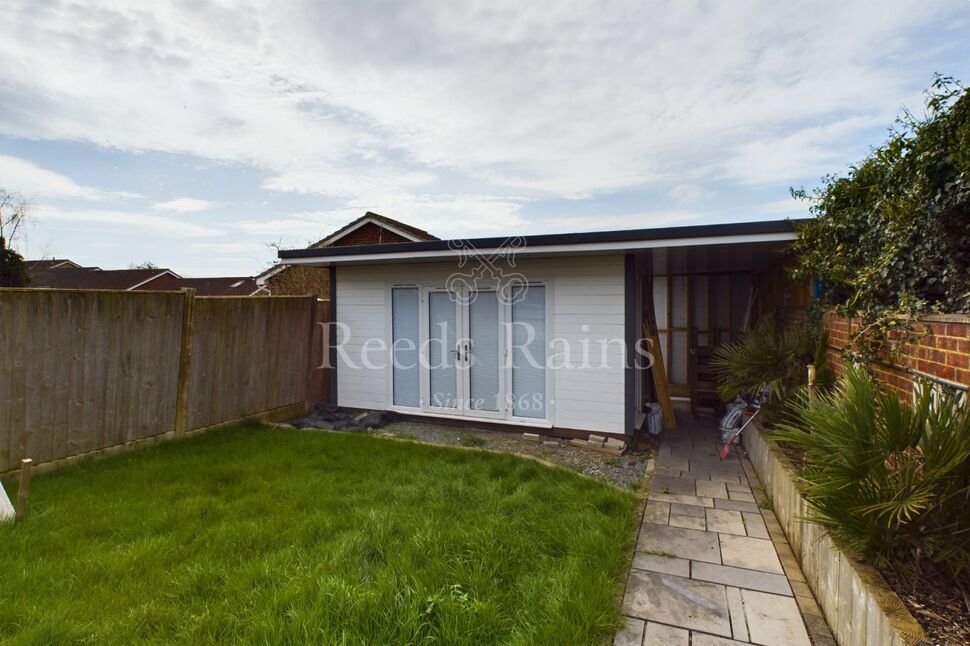 3 bedroom Semi Detached House for sale, Coombfield Drive, Dartford, DA2