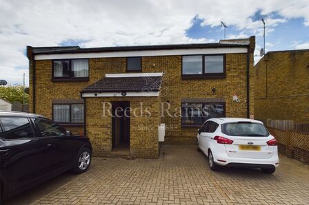 2 bedroom  Flat to rent