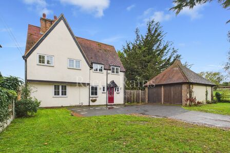Highcross Road, 3 bedroom Detached House for sale, £850,000