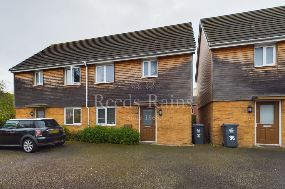Main image of 2 bedroom Semi Detached House for sale, Darwin Avenue, Dartford, Kent, DA1