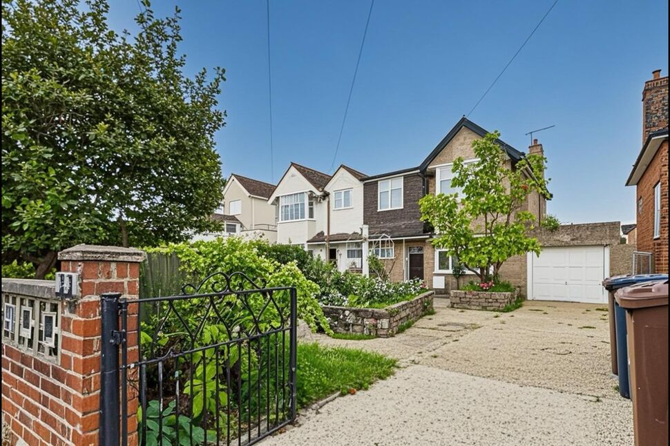 Main image of 4 bedroom Semi Detached House for sale, Brent Lane, Dartford, Kent, DA1