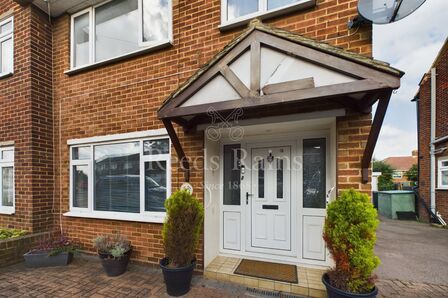 Lunedale Road, 3 bedroom Semi Detached House to rent, £1,950 pcm