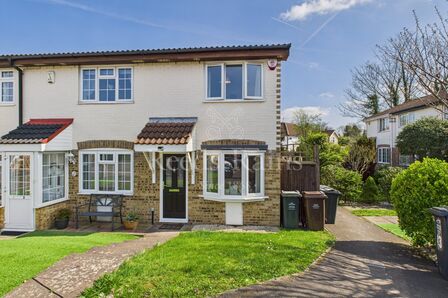Brewers Field, 2 bedroom End Terrace House for sale, £365,000