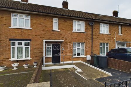 Trevithick Drive, 2 bedroom Mid Terrace House for sale, £350,000