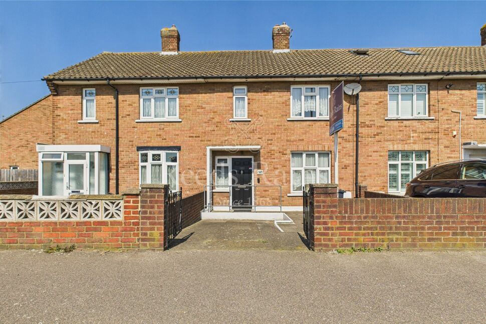 2 bedroom Mid Terrace House for sale