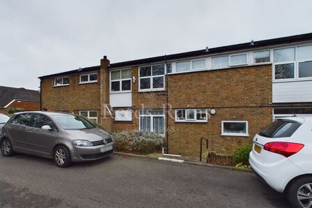Gorringe Avenue, 1 bedroom  Flat to rent, £1,225 pcm