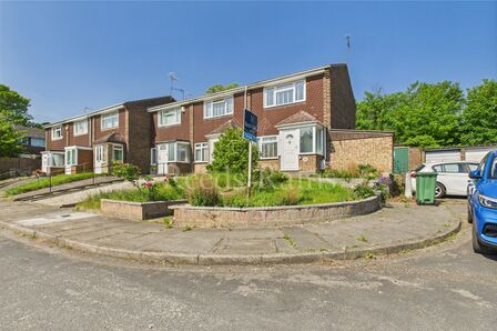 2 bedroom End Terrace House for sale