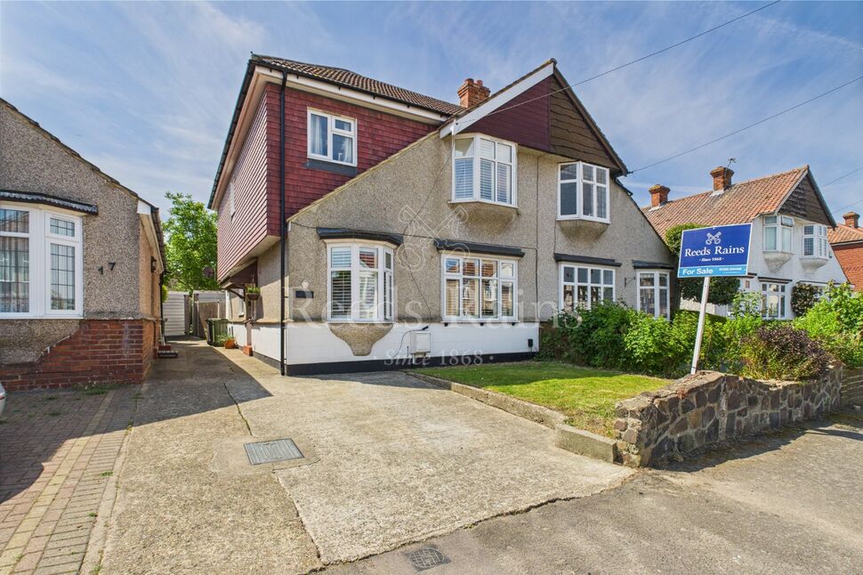 Main image of 5 bedroom Semi Detached House for sale, Devonshire Avenue, Dartford, Kent, DA1