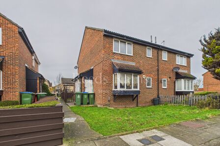 Blakemore Way, 1 bedroom End Terrace House for sale, £240,000