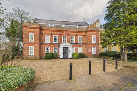 Church Walk, 2 bedroom  Flat for sale, £280,000